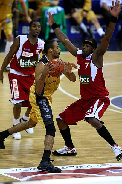 实力接近的 实力接近的